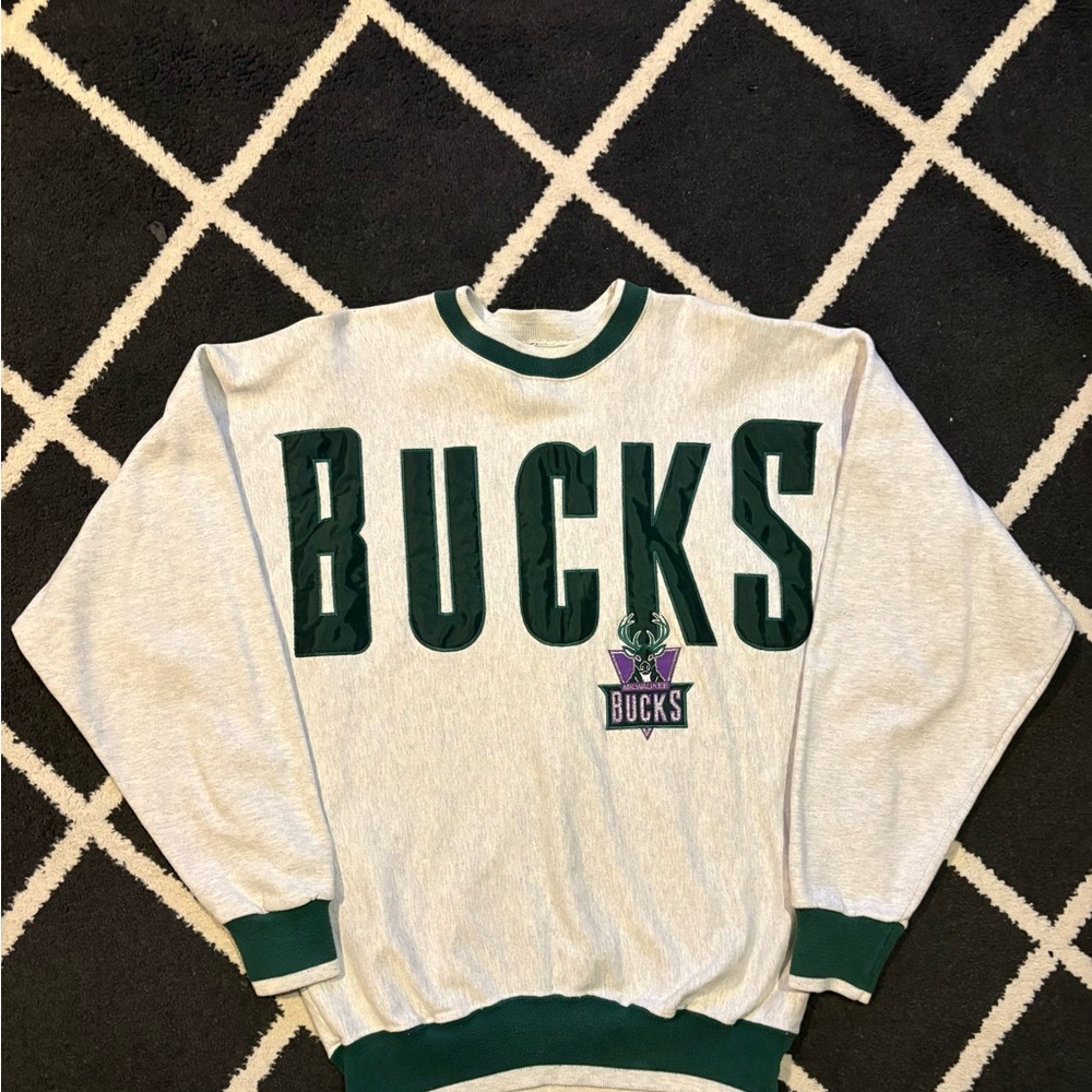 Vintage Legends Milwaukee Bucks  Rare Crewneck Sweatshirt